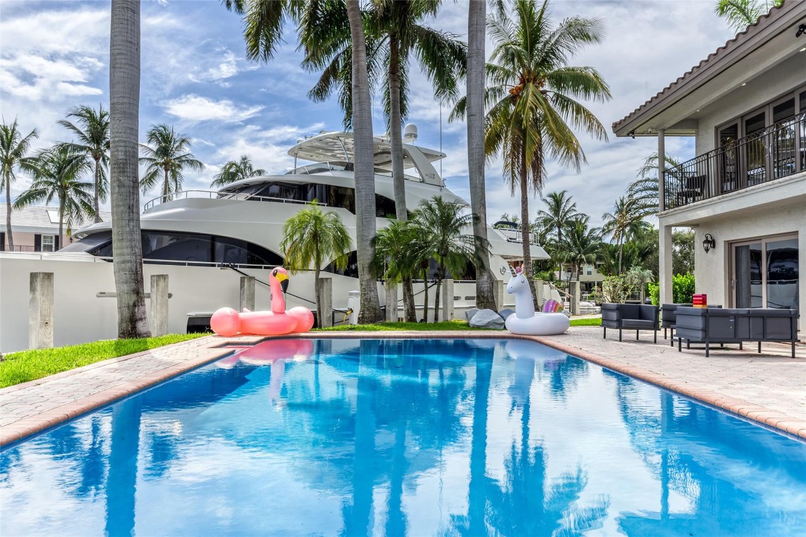 616 1st Key Fort Lauderdale, FL 33304