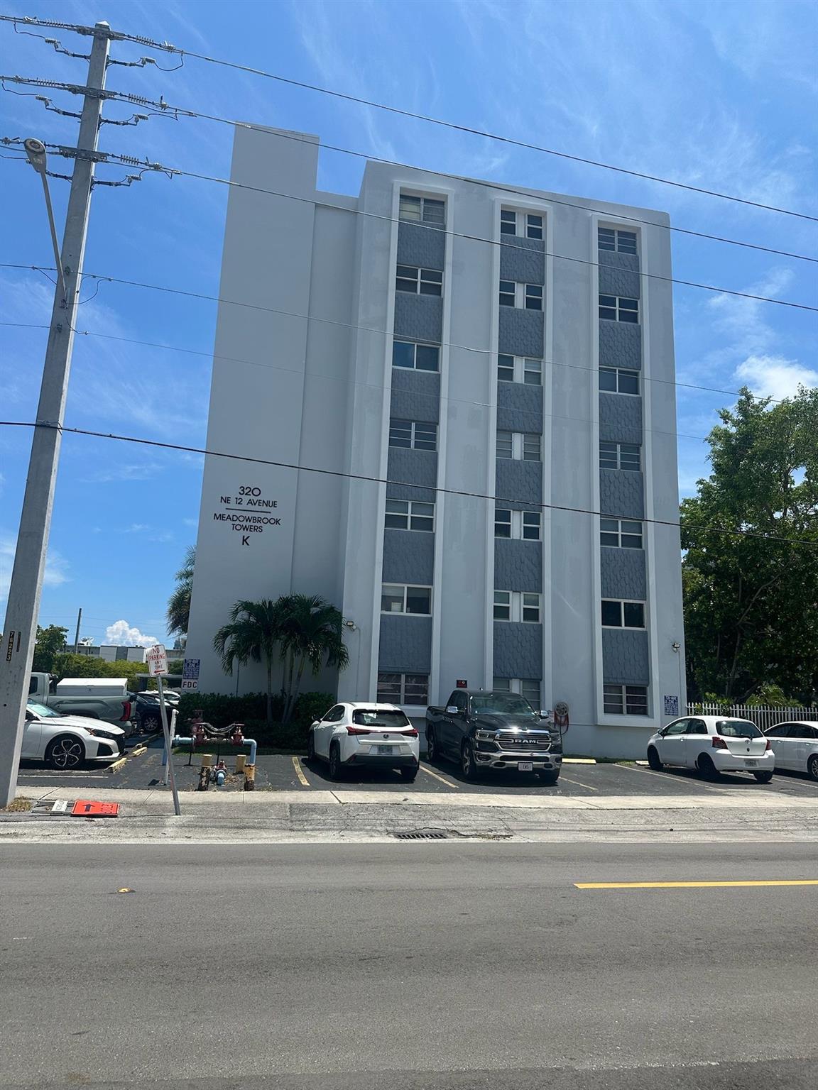 320 NE 12th Ave #408