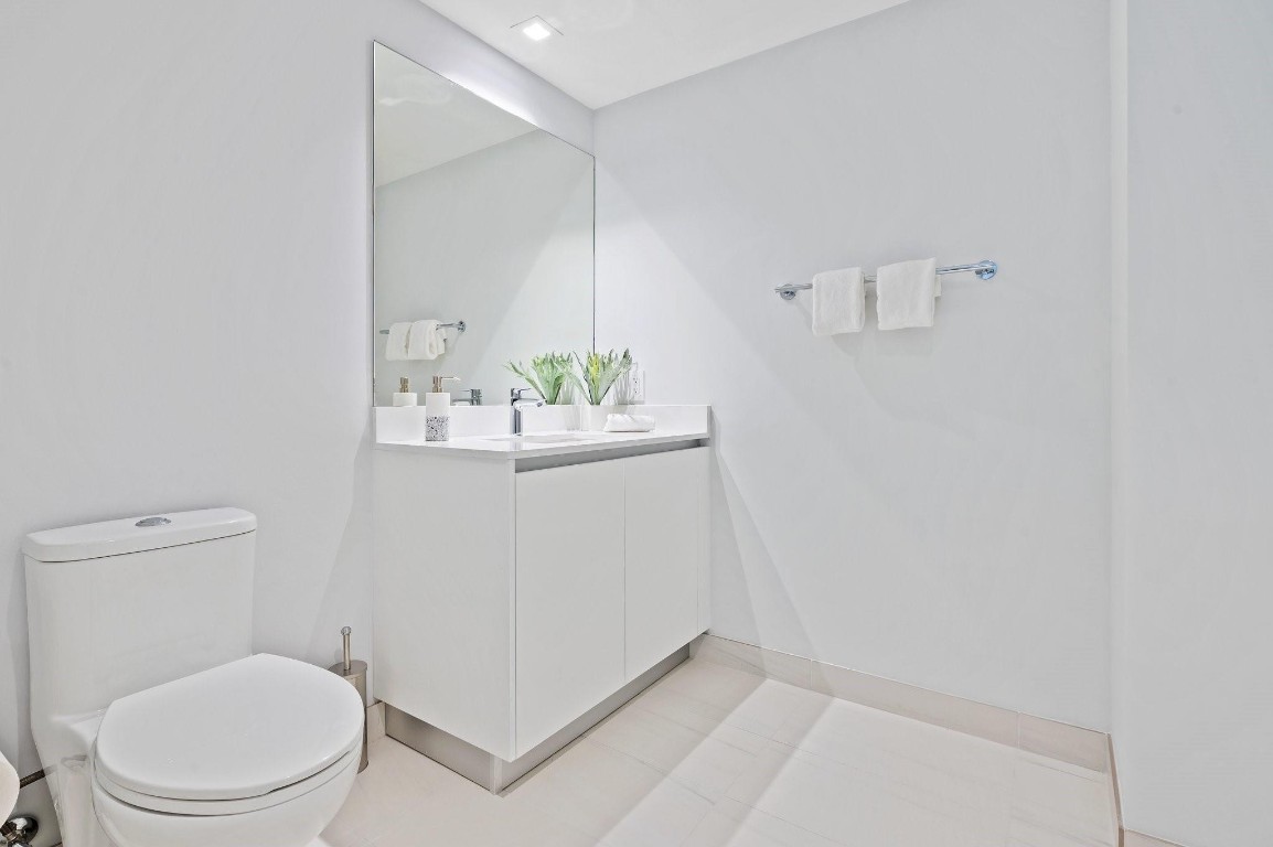 1116 N Ocean #1606 Pompano Beach, FL 33062