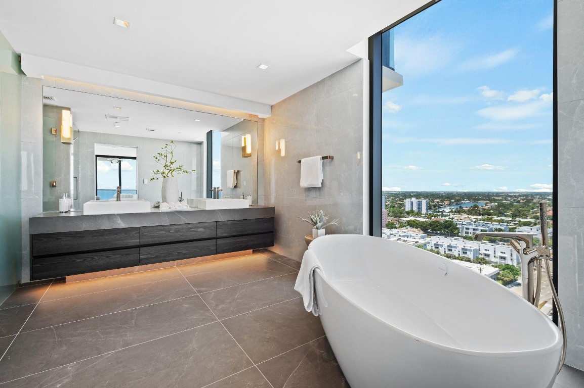 1116 N Ocean #1606 Pompano Beach, FL 33062