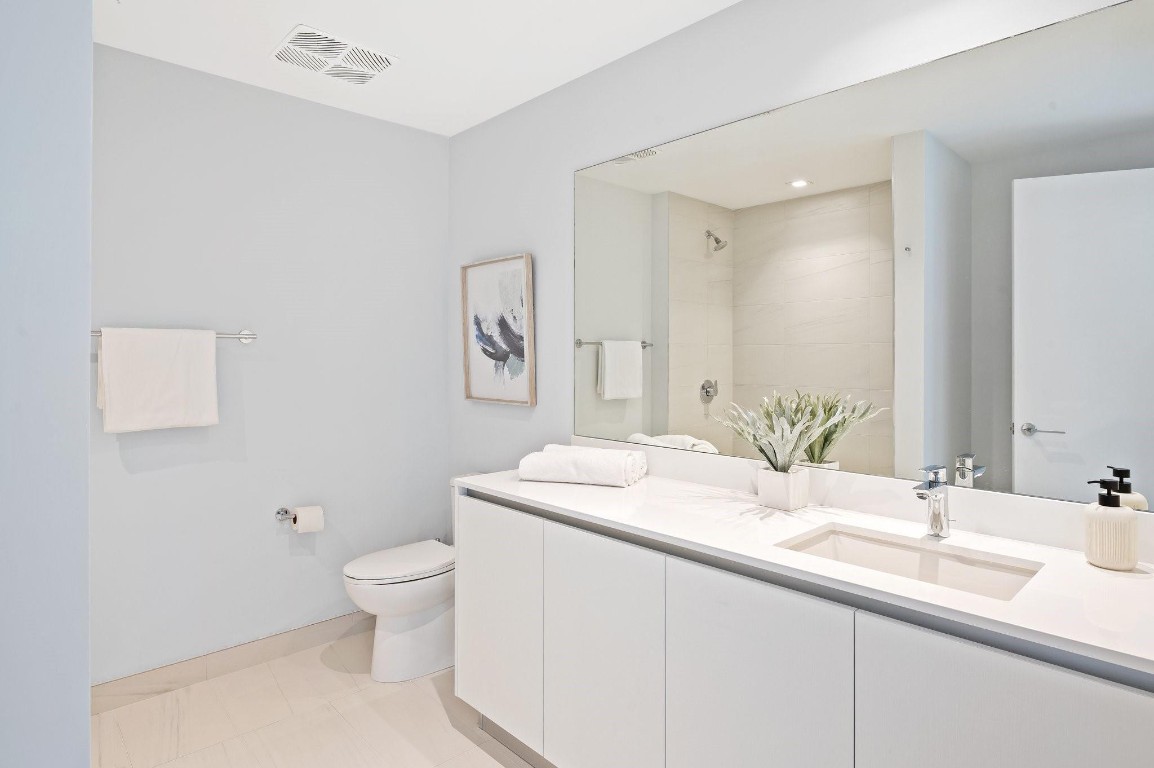 1116 N Ocean #1606 Pompano Beach, FL 33062