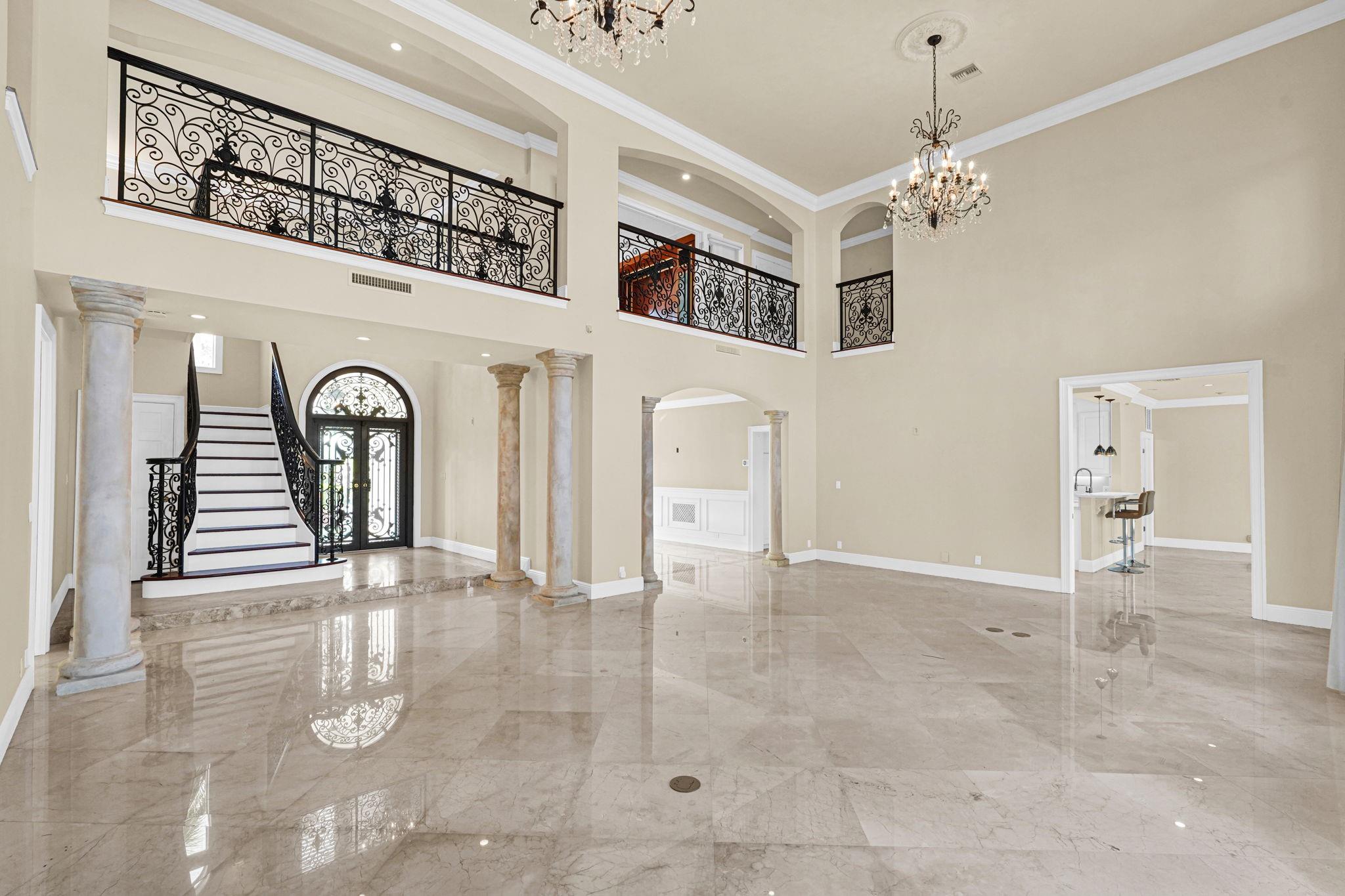 56 Fiesta Way Fort Lauderdale, FL 33301