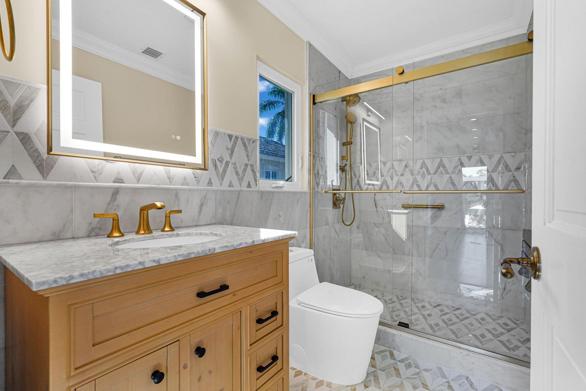 56 Fiesta Way Fort Lauderdale, FL 33301