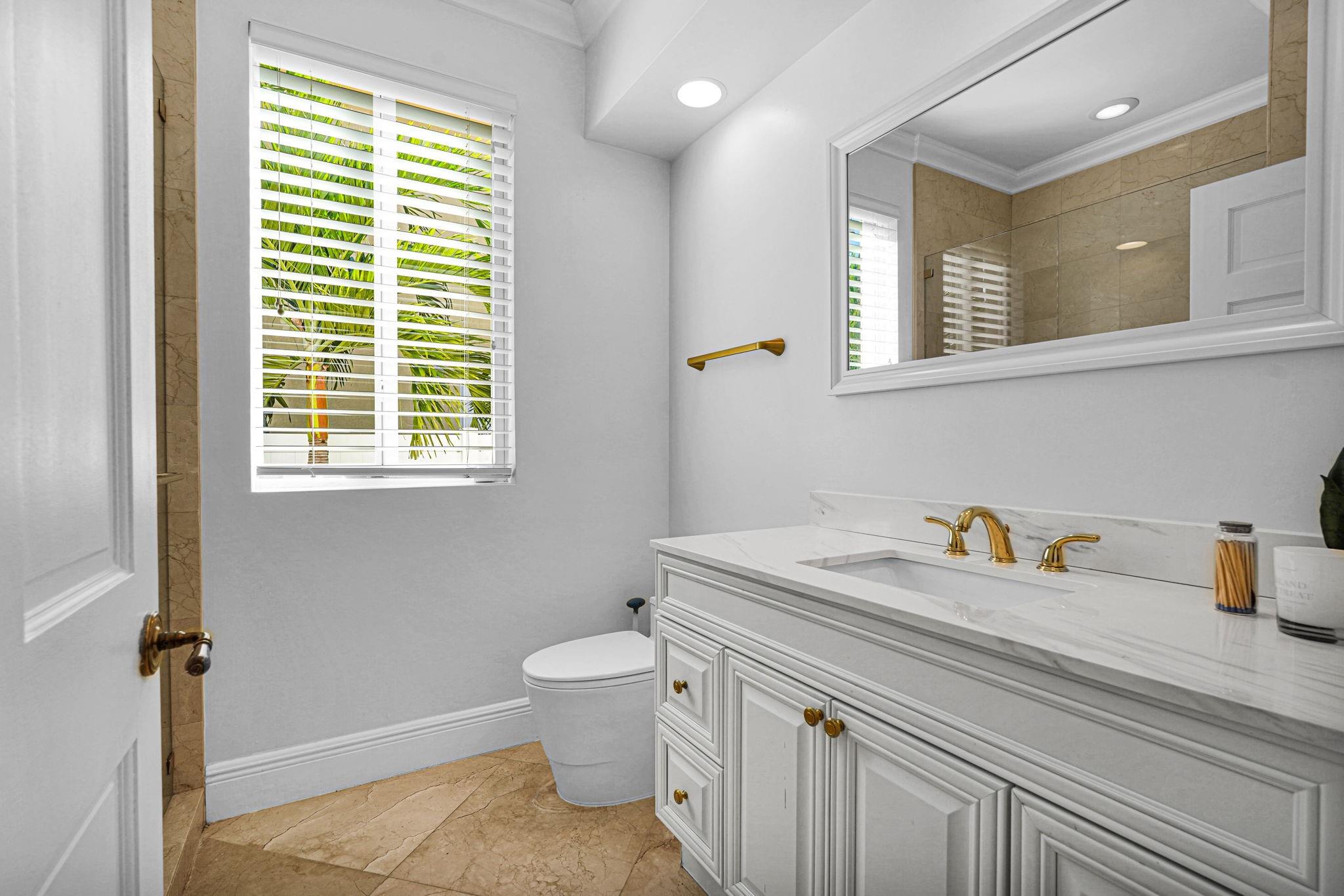 56 Fiesta Way Fort Lauderdale, FL 33301