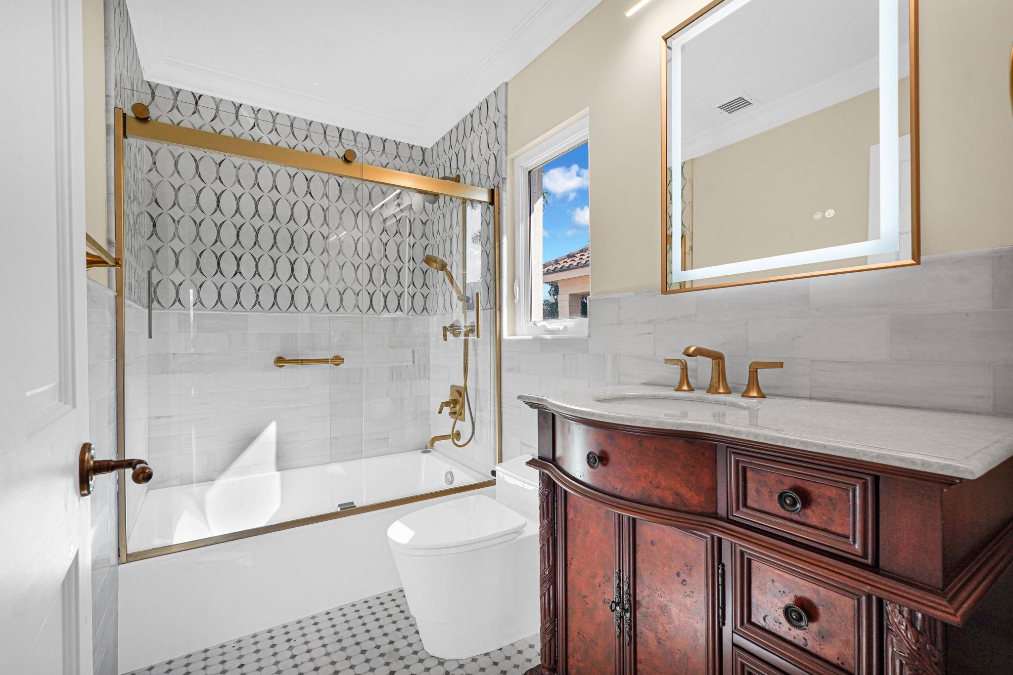 56 Fiesta Way Fort Lauderdale, FL 33301