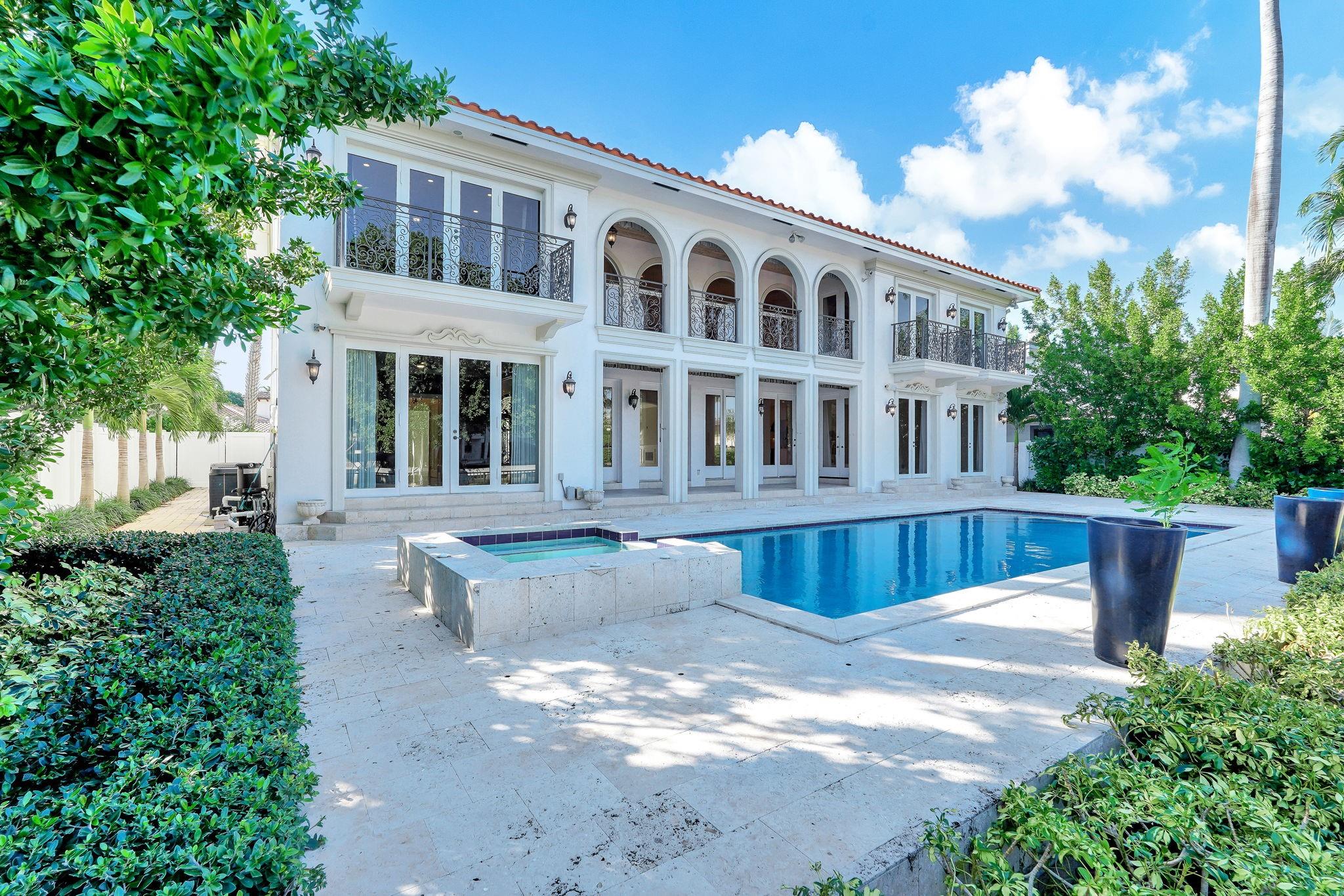 56 Fiesta Way Fort Lauderdale, FL 33301