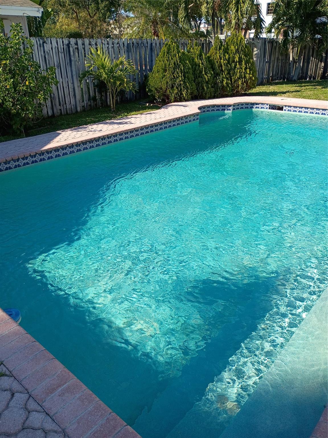 681 Pine Rdg Ter Davie, FL 33325