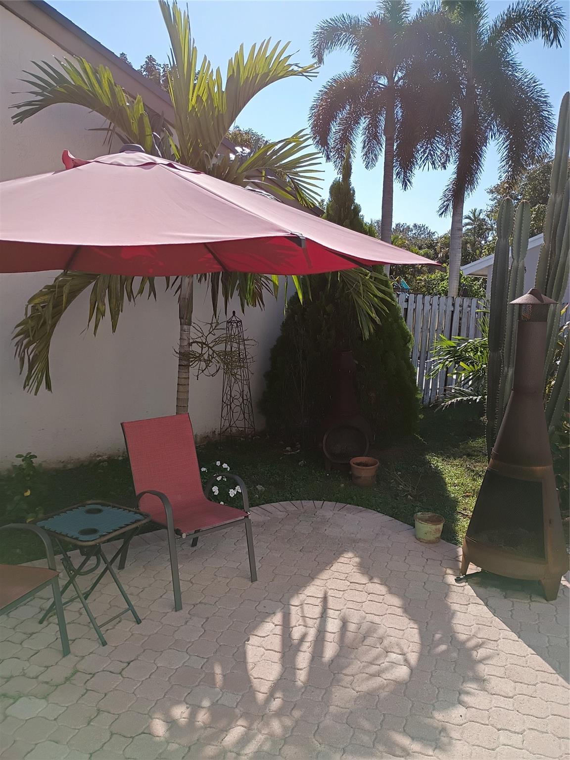 681 Pine Rdg Ter Davie, FL 33325