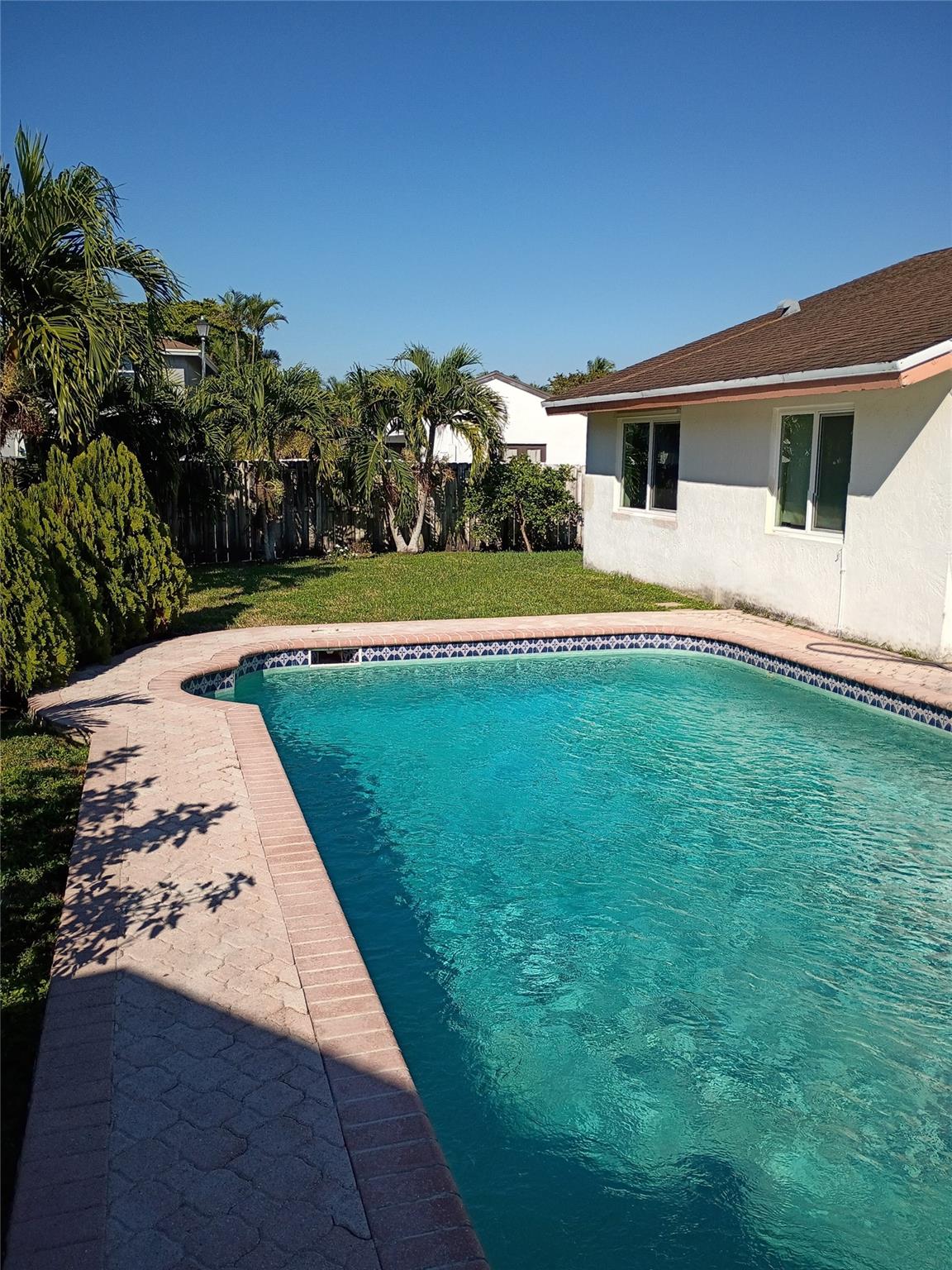 681 Pine Rdg Ter Davie, FL 33325