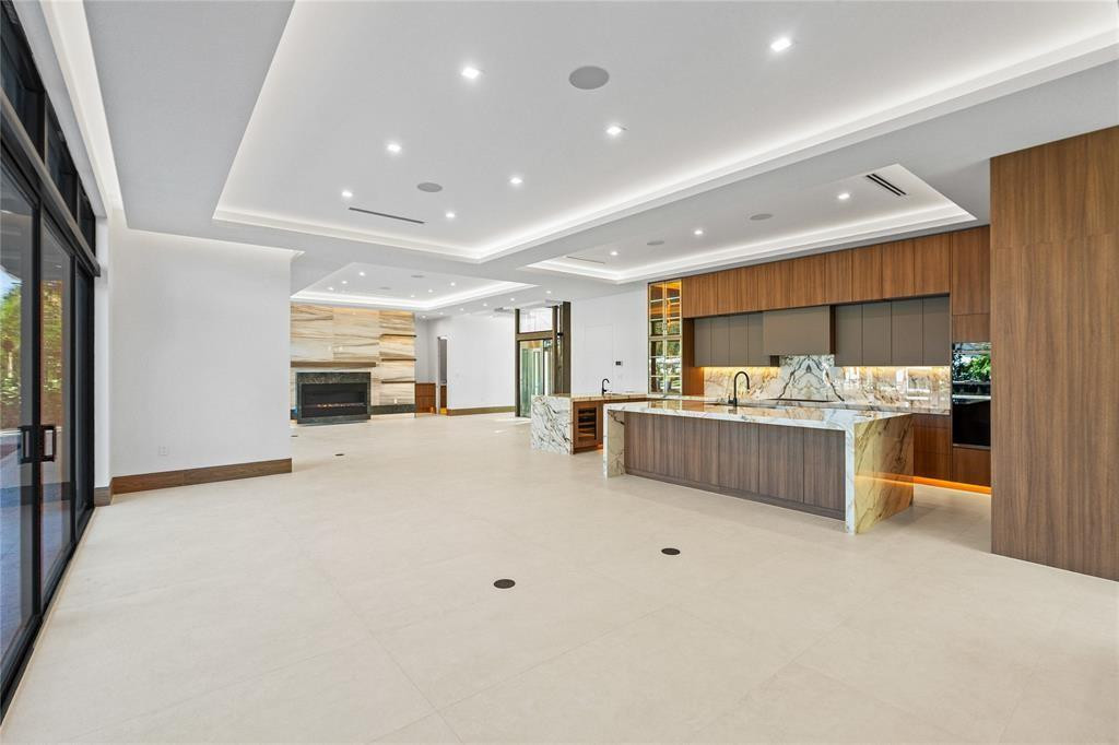 2441 NE 48th Lighthouse Point, FL 33064