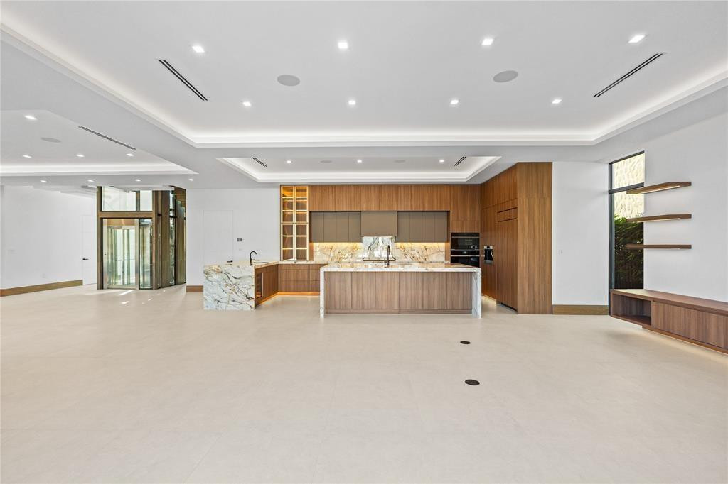 2441 NE 48th Lighthouse Point, FL 33064