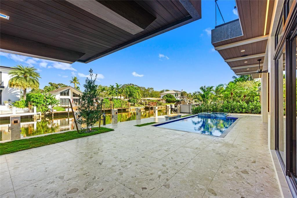 2441 NE 48th Lighthouse Point, FL 33064