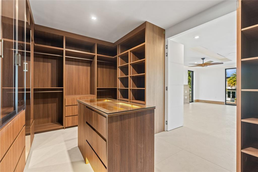 2441 NE 48th Lighthouse Point, FL 33064