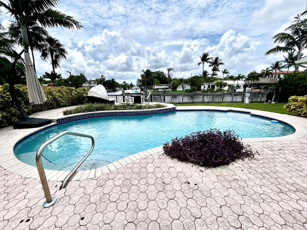 12900 N Bayshore North Miami, FL 33181