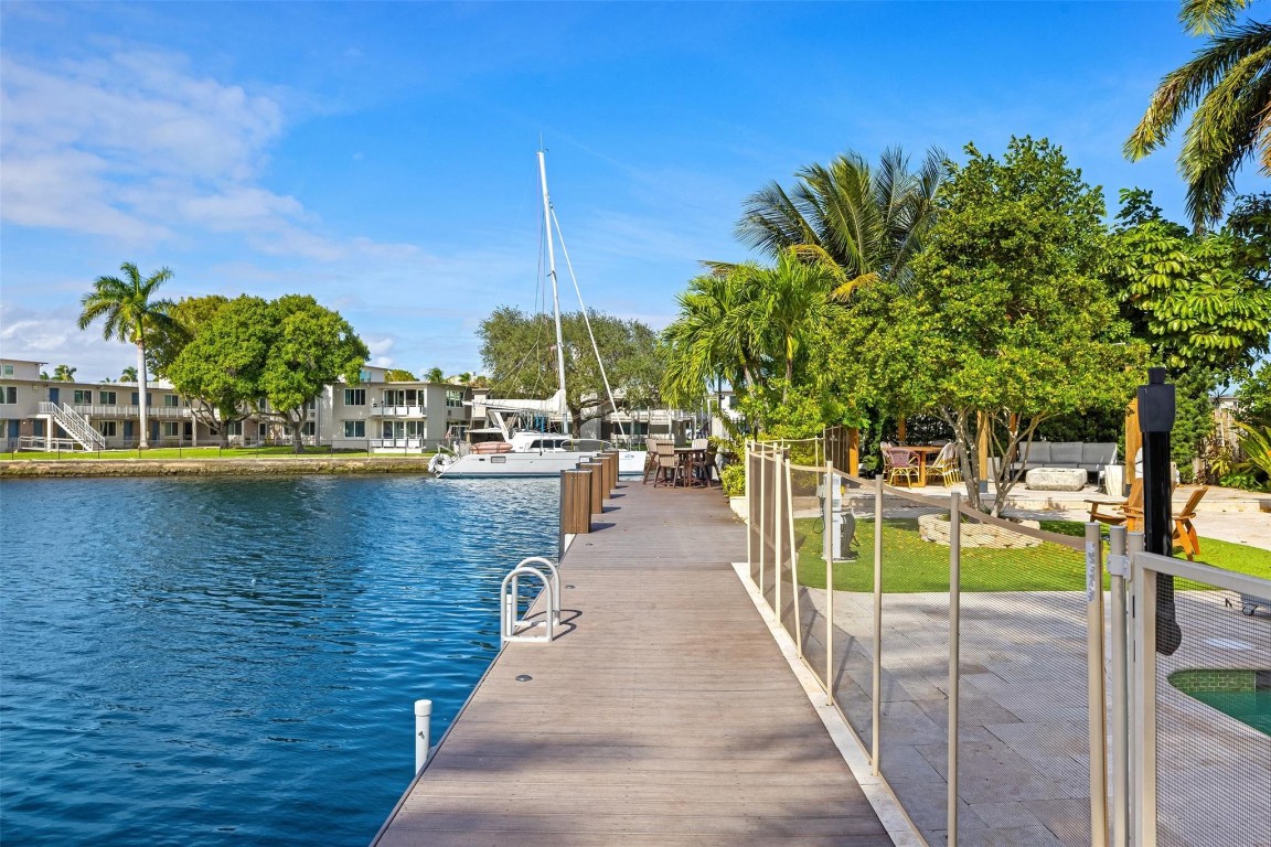 609 First Key Fort Lauderdale, FL 33304
