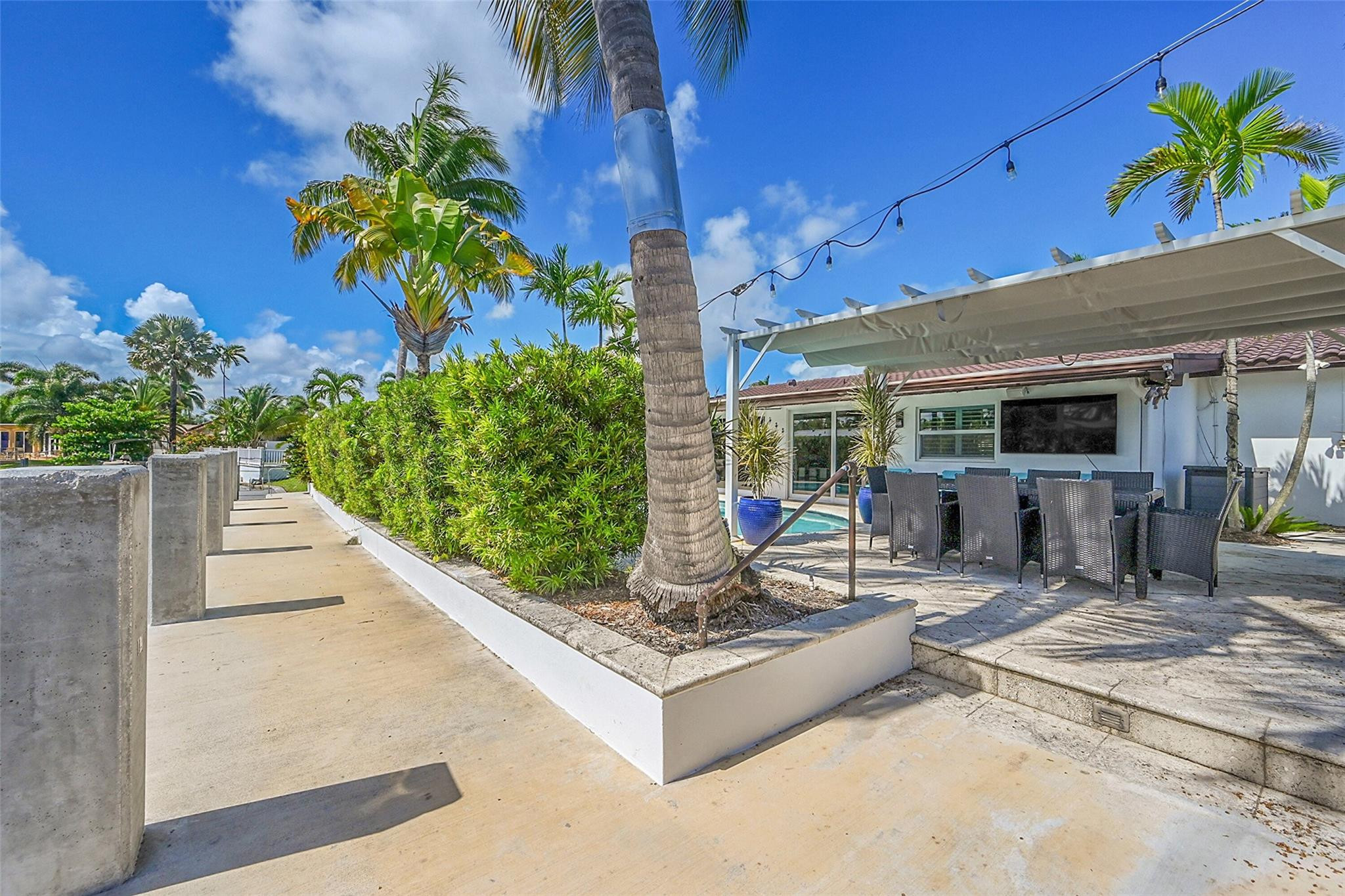 1080 SE 9th Pompano Beach, FL 33060