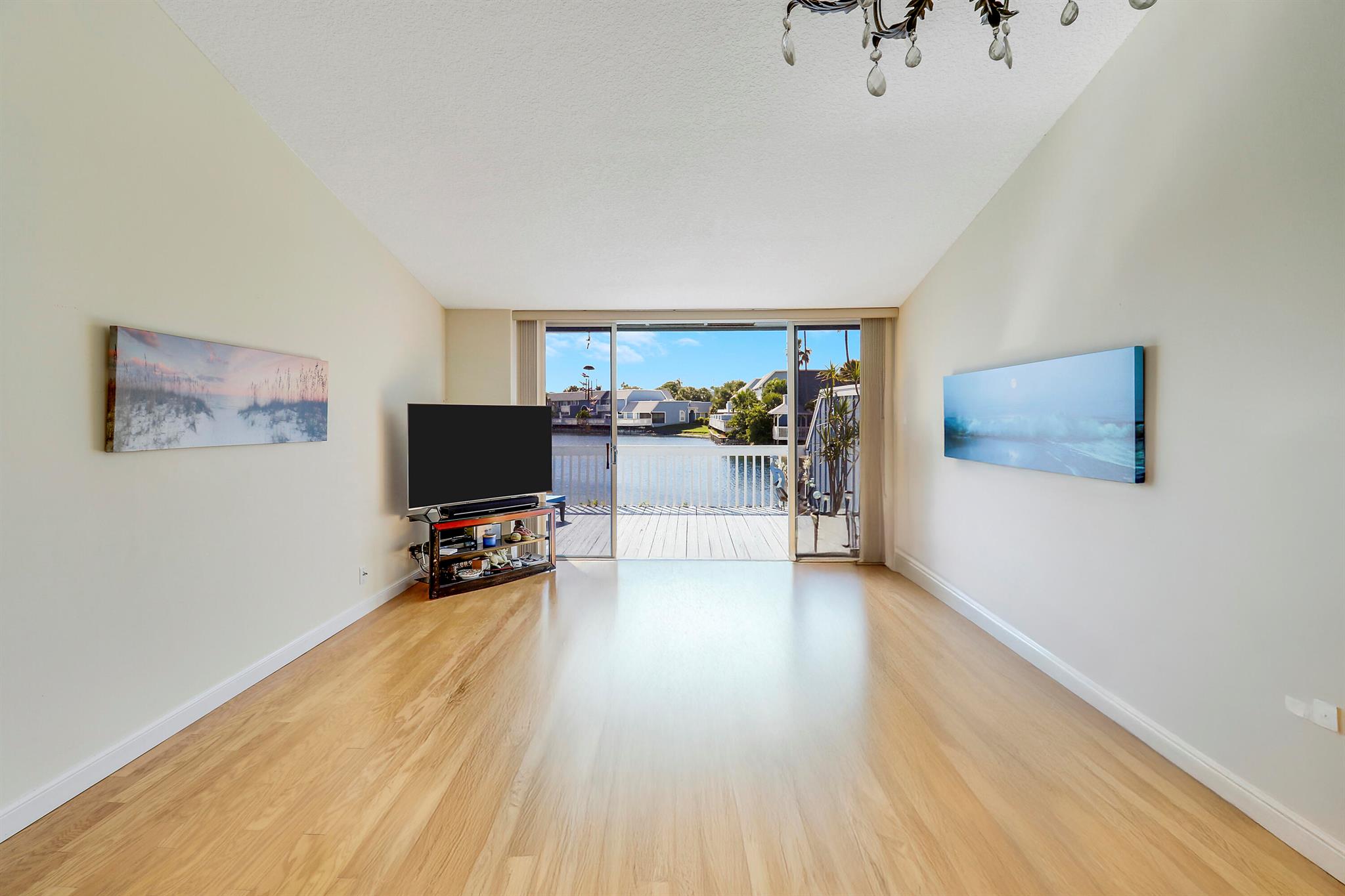 213 Ocean Dunes Cir Jupiter, FL 33477