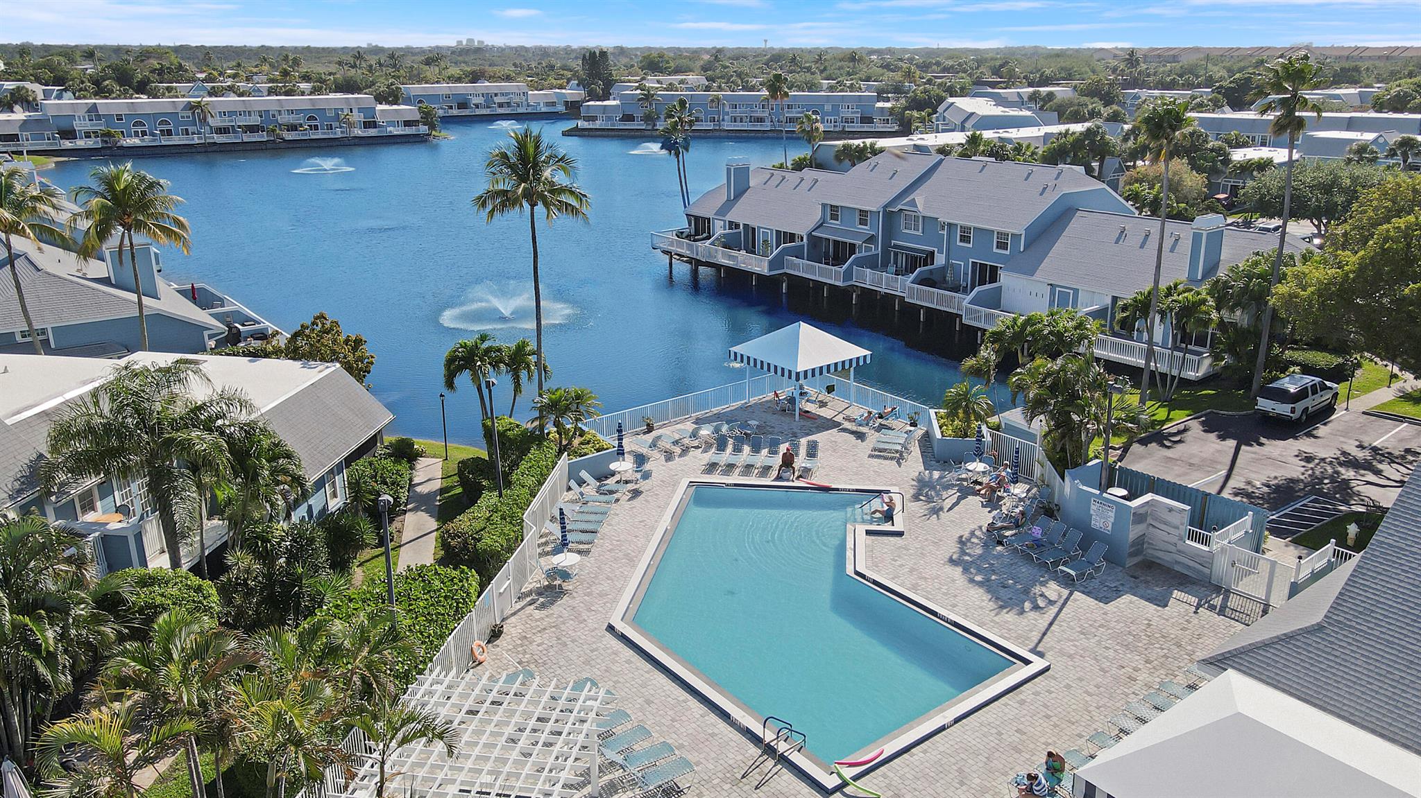 213 Ocean Dunes Cir Jupiter, FL 33477