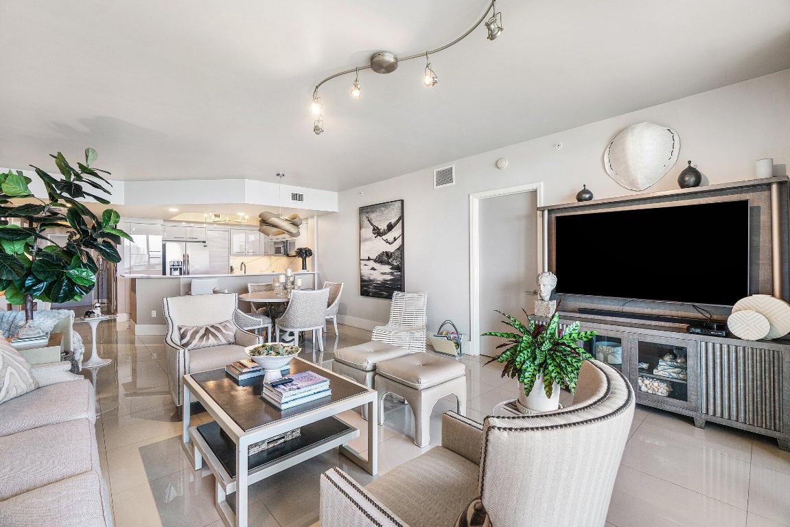 2640 Lake Shr #1415 Riviera Beach, FL 33404