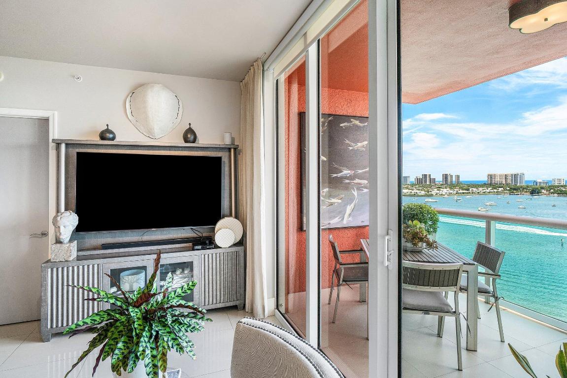 2640 Lake Shr #1415 Riviera Beach, FL 33404