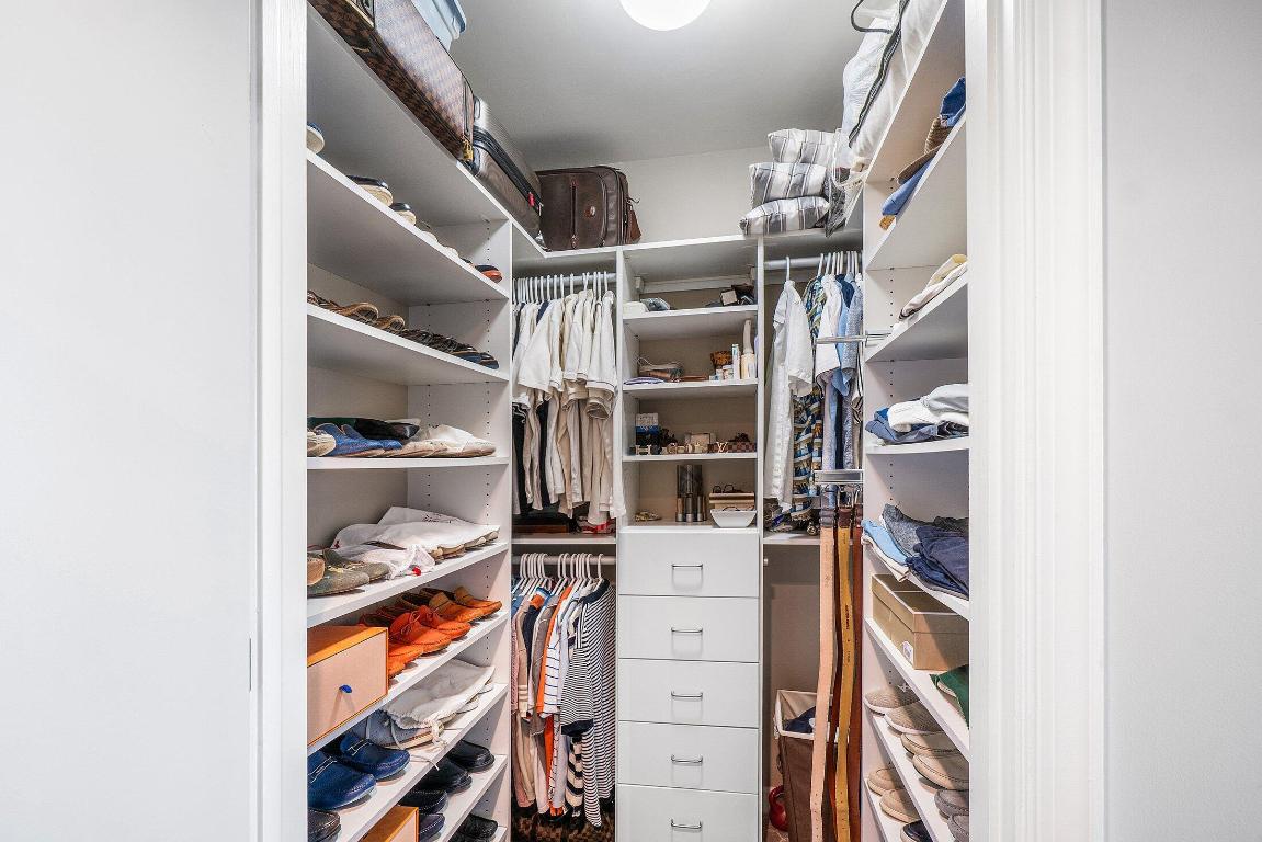 2640 Lake Shr #1415 Riviera Beach, FL 33404