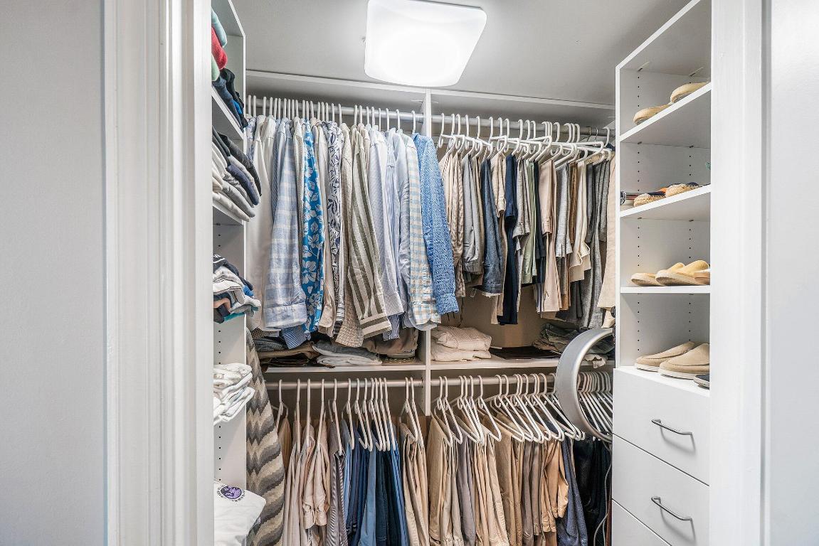 2640 Lake Shr #1415 Riviera Beach, FL 33404