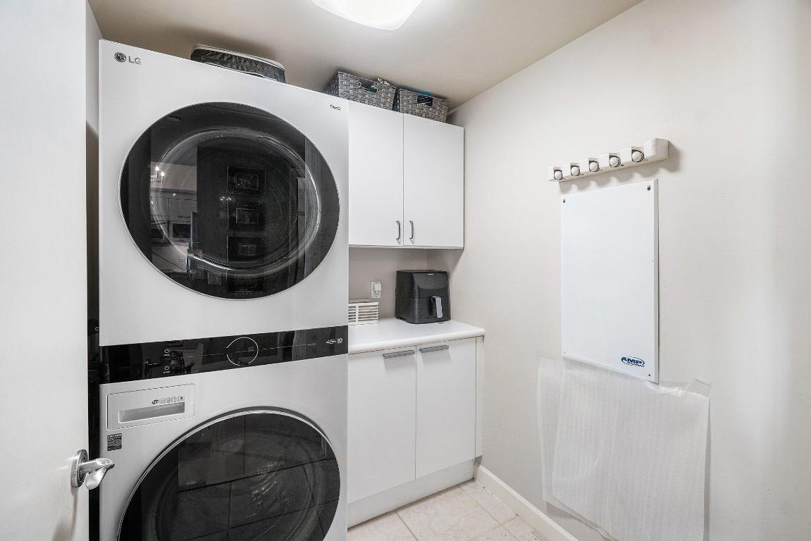 2640 Lake Shr #1415 Riviera Beach, FL 33404