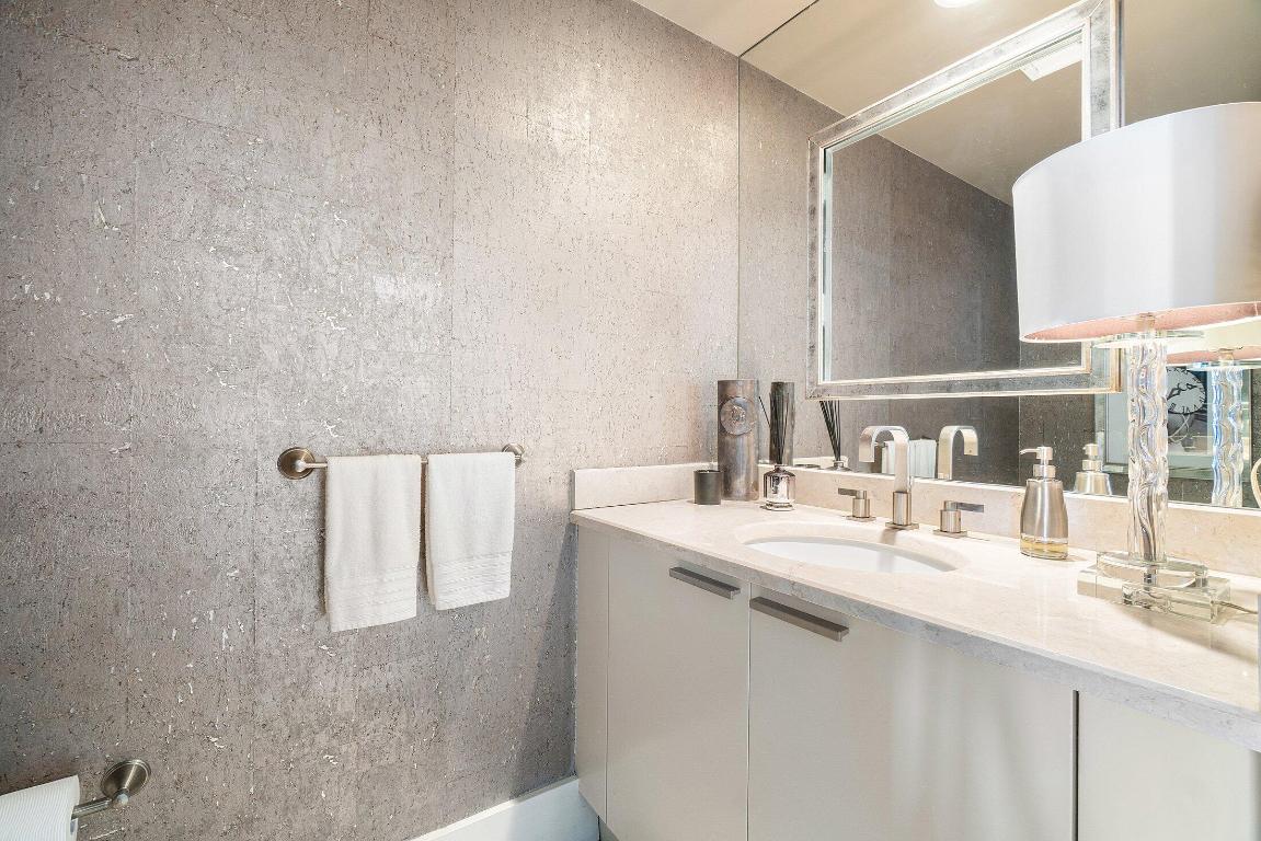 2640 Lake Shr #1415 Riviera Beach, FL 33404