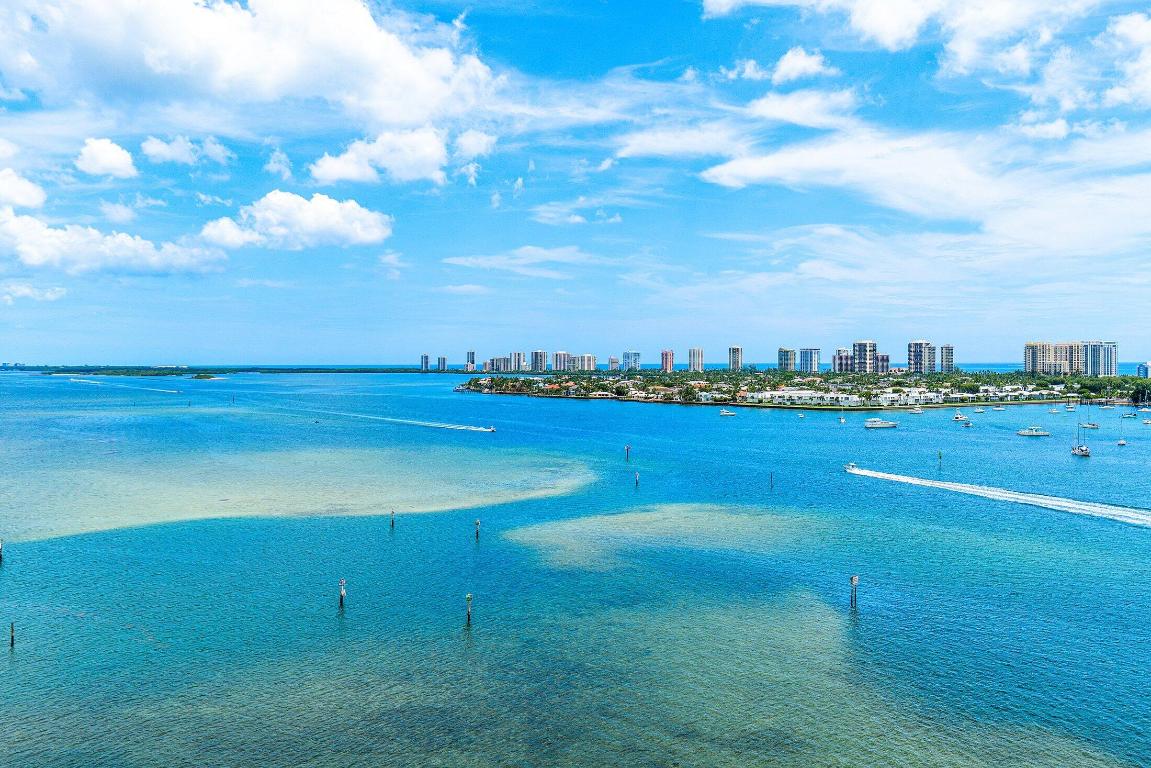 2640 Lake Shr #1415 Riviera Beach, FL 33404