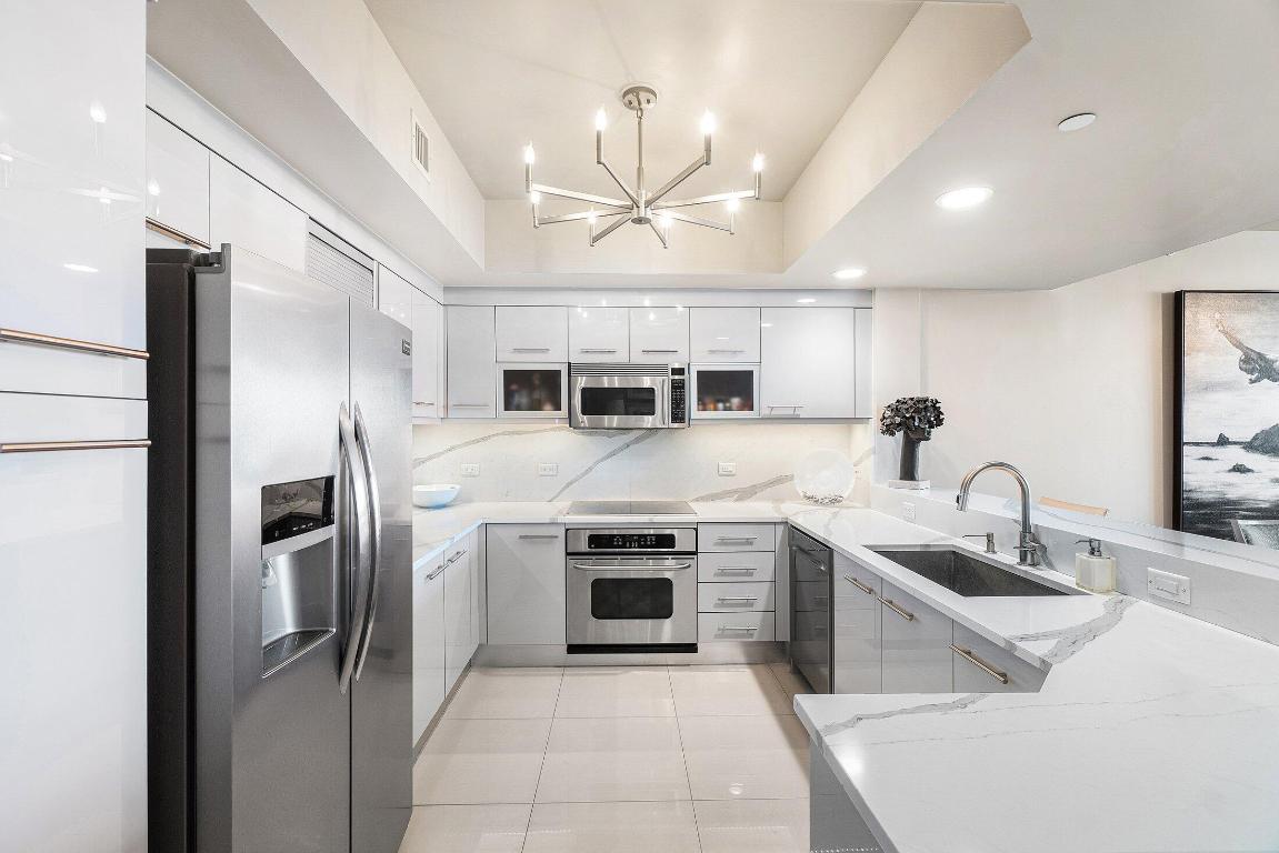 2640 Lake Shr #1415 Riviera Beach, FL 33404