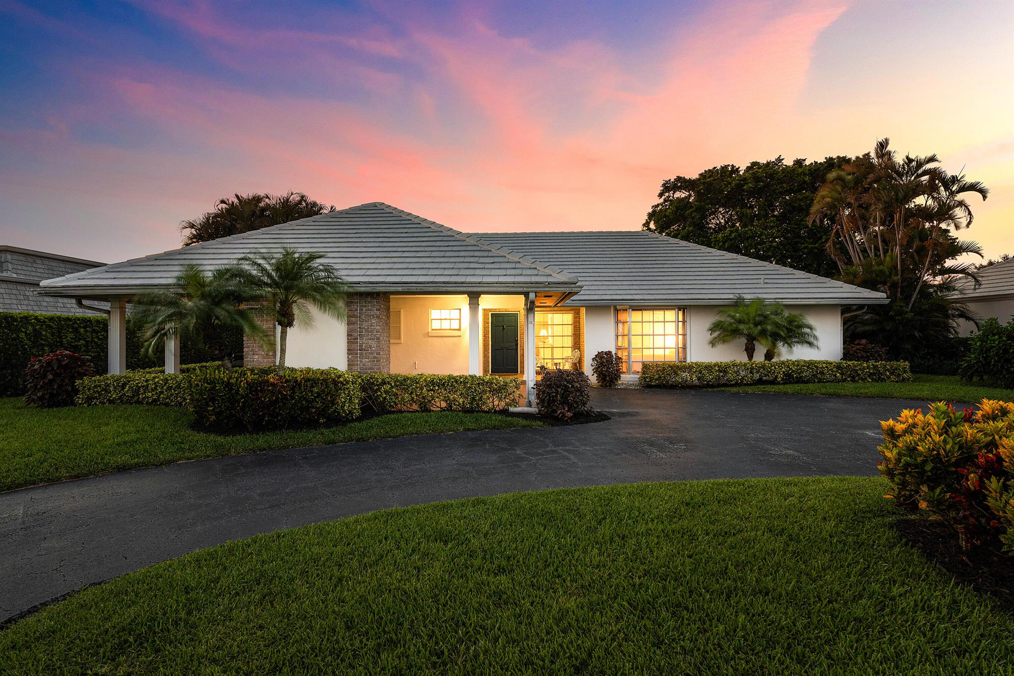 367 Villa Dr