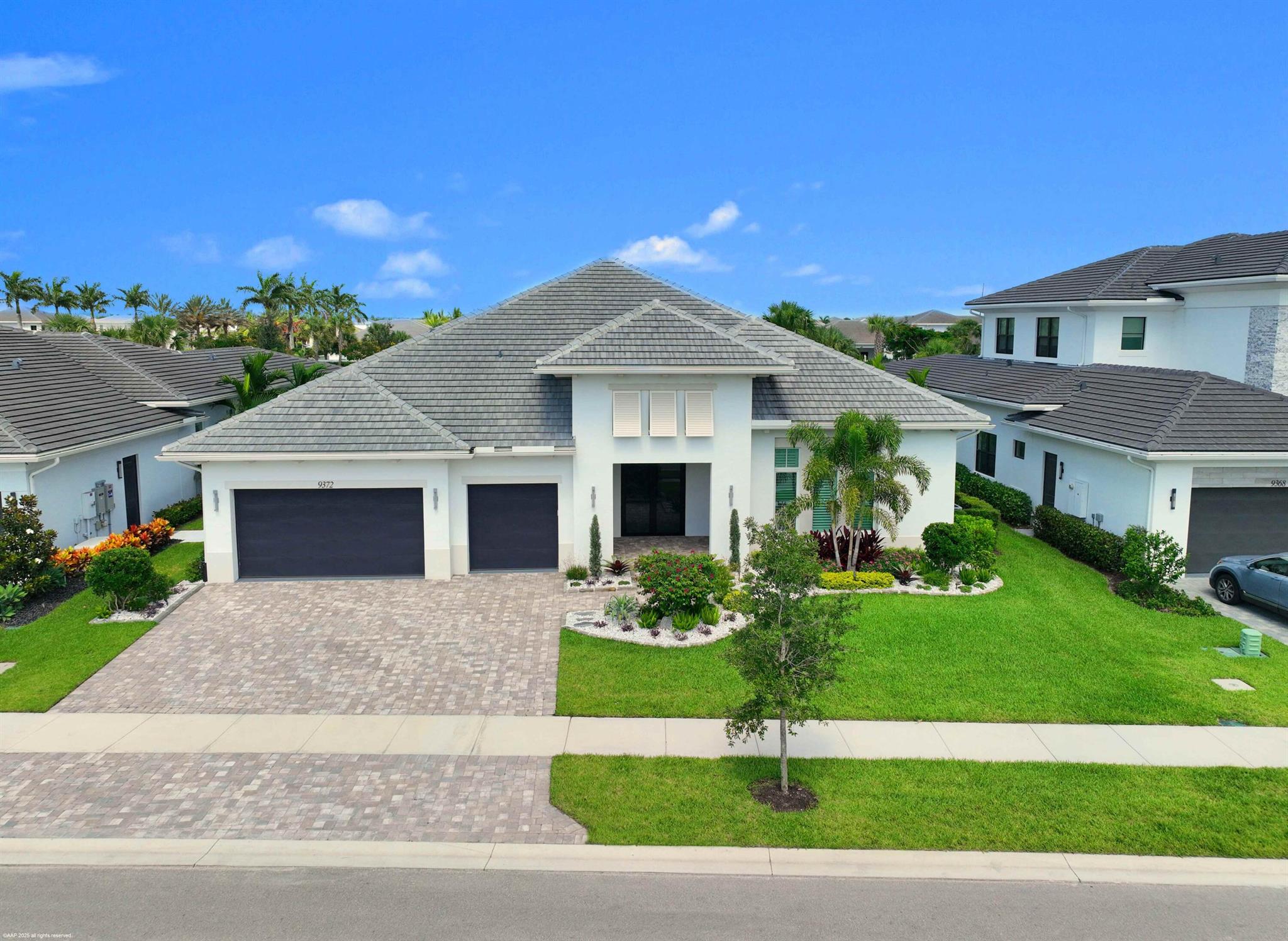 9372 Coral Isles Cir
