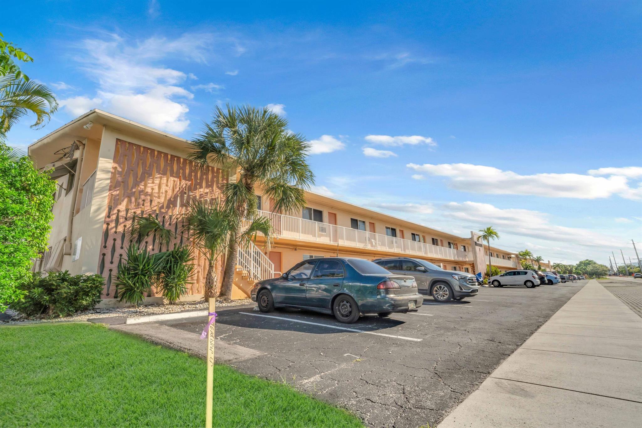 301 E Mcnab Rd #103
