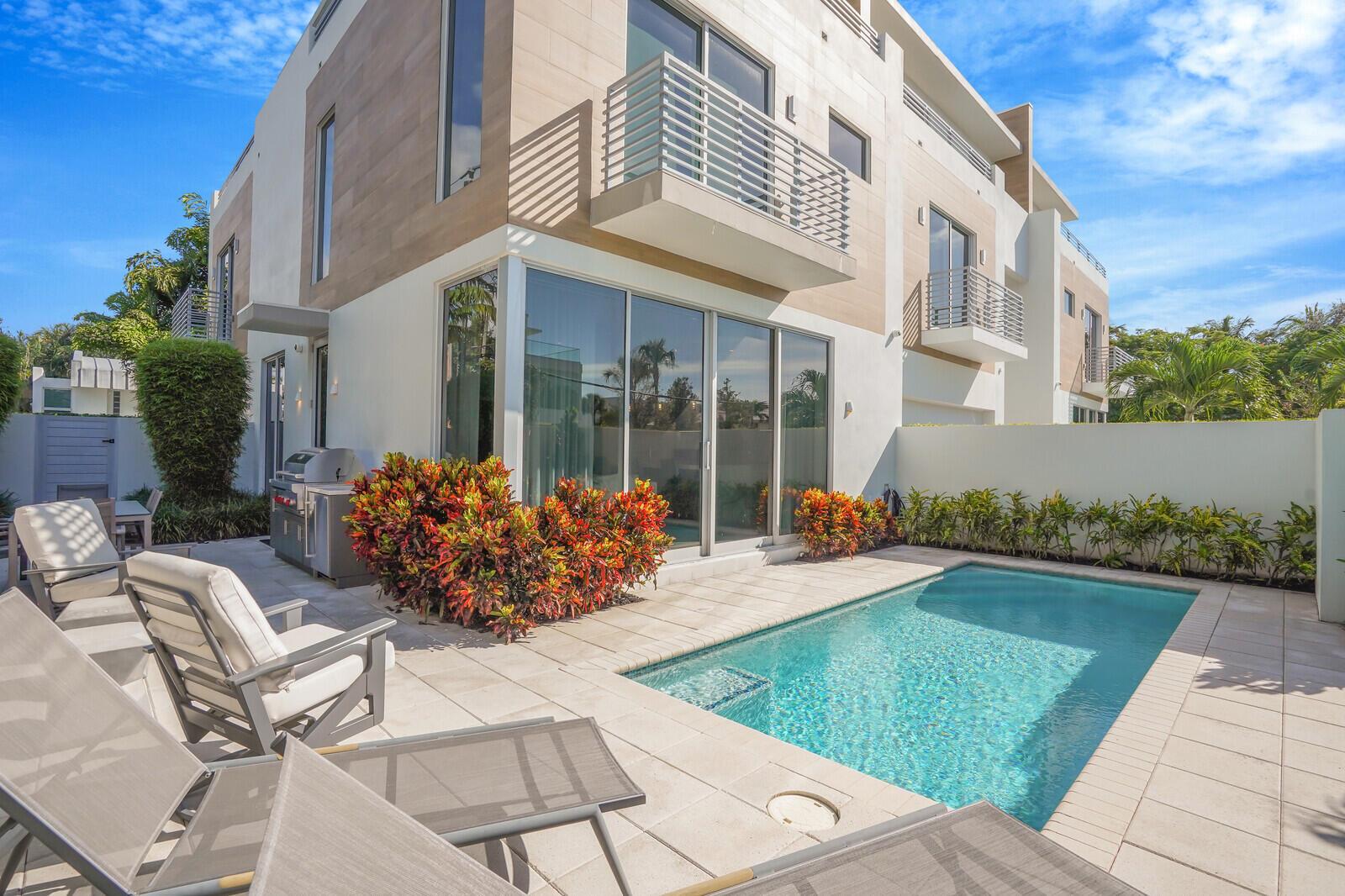 200 NE 7th Ave #3