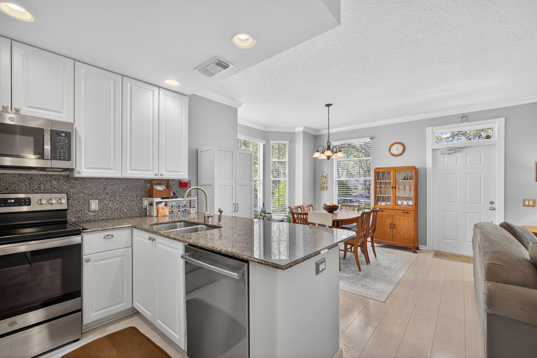 246 Iris Dr Jupiter, FL 33458