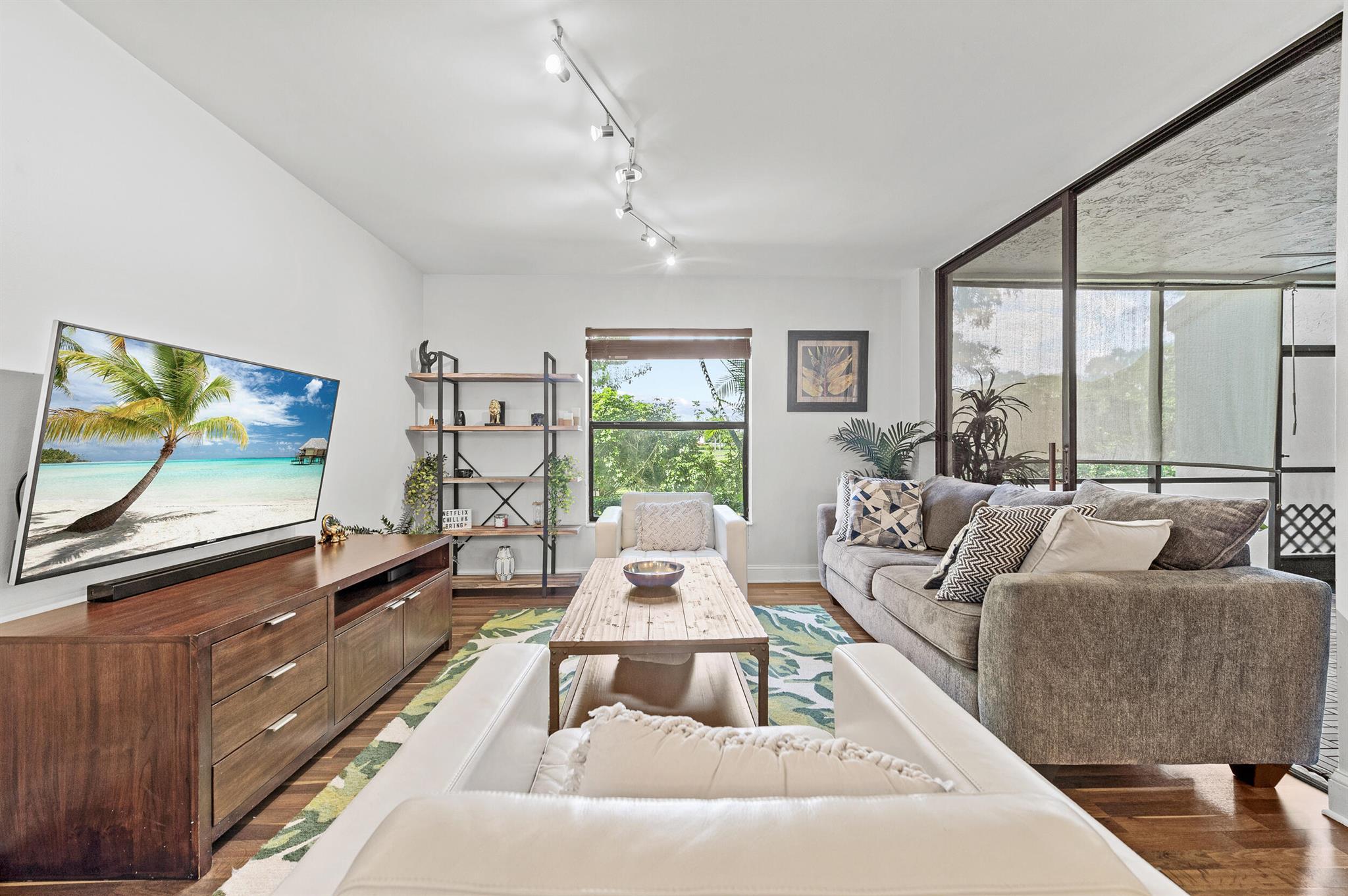 4718 NW 22nd St #4268