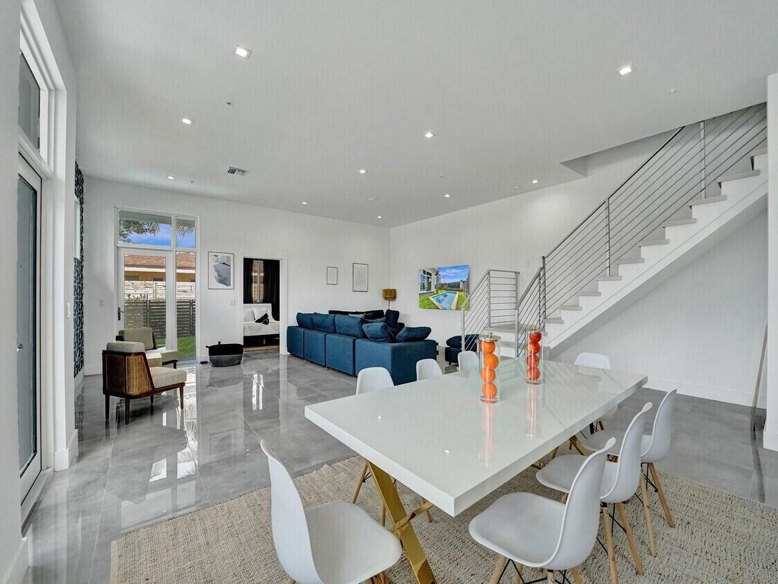 1220 NE 15th Ave Fort Lauderdale, FL 33304