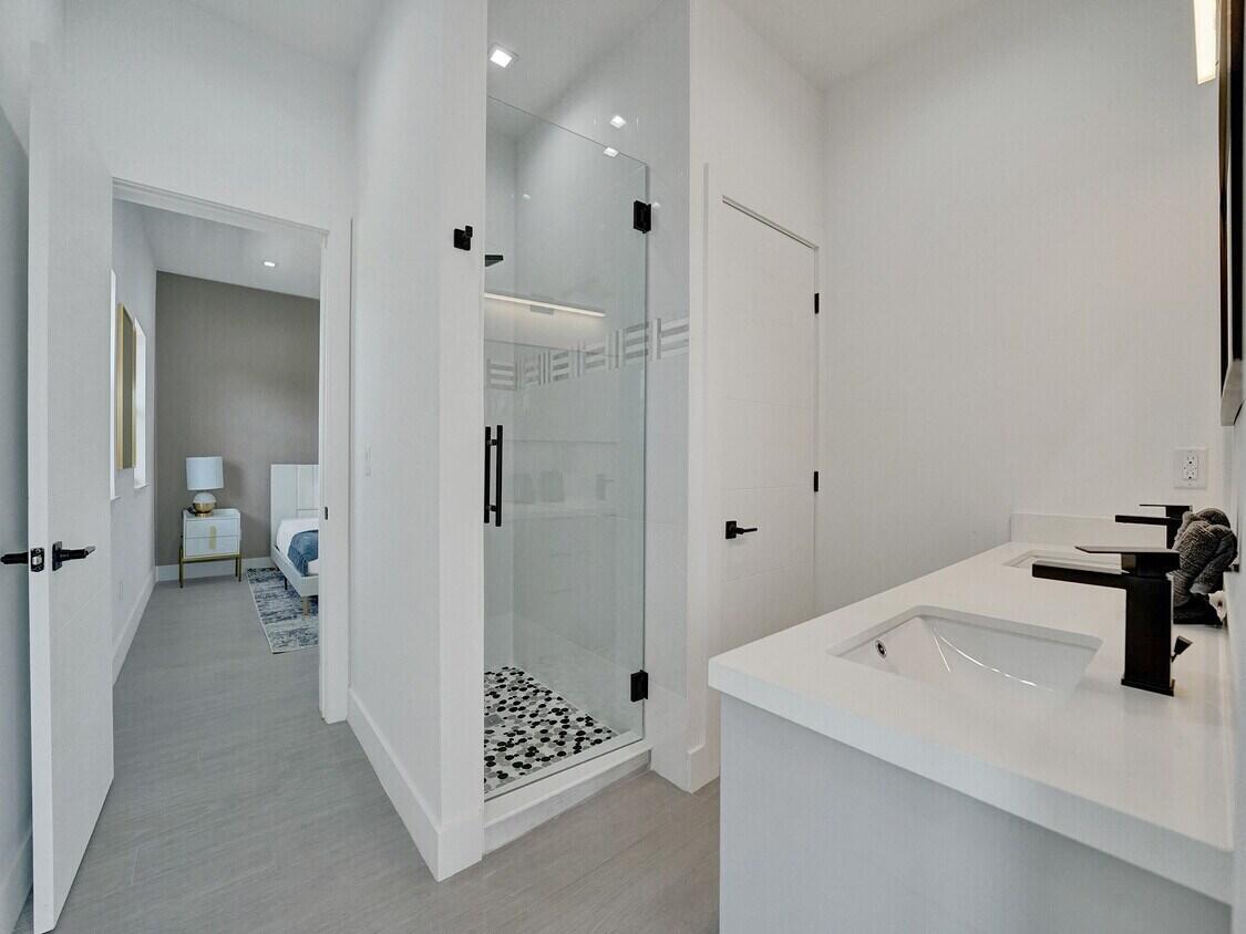 1220 NE 15th Ave Fort Lauderdale, FL 33304