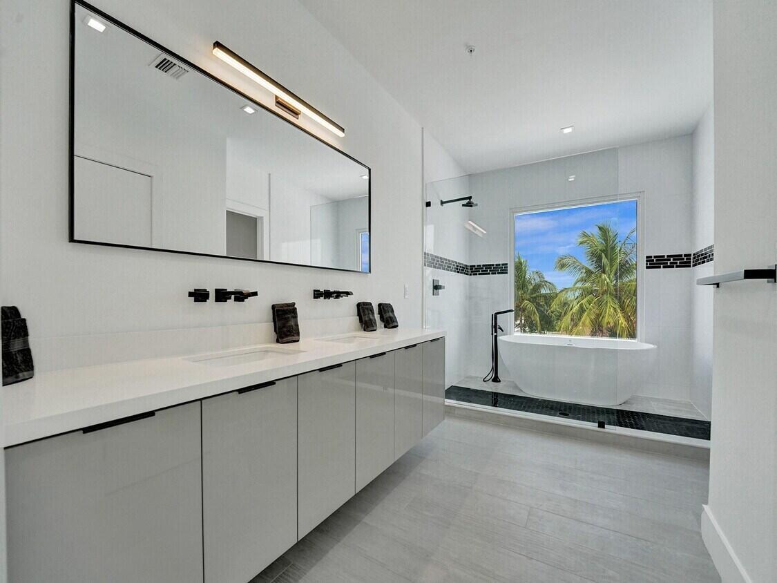 1220 NE 15th Ave Fort Lauderdale, FL 33304