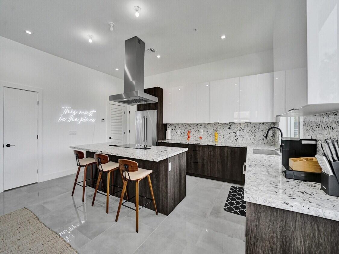 1226 NE 15th Ave Fort Lauderdale, FL 33304