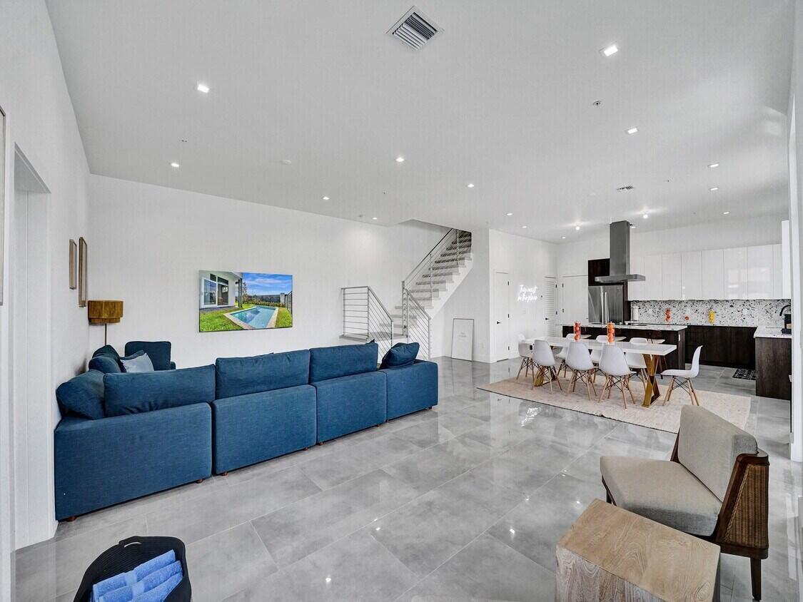 1226 NE 15th Ave Fort Lauderdale, FL 33304