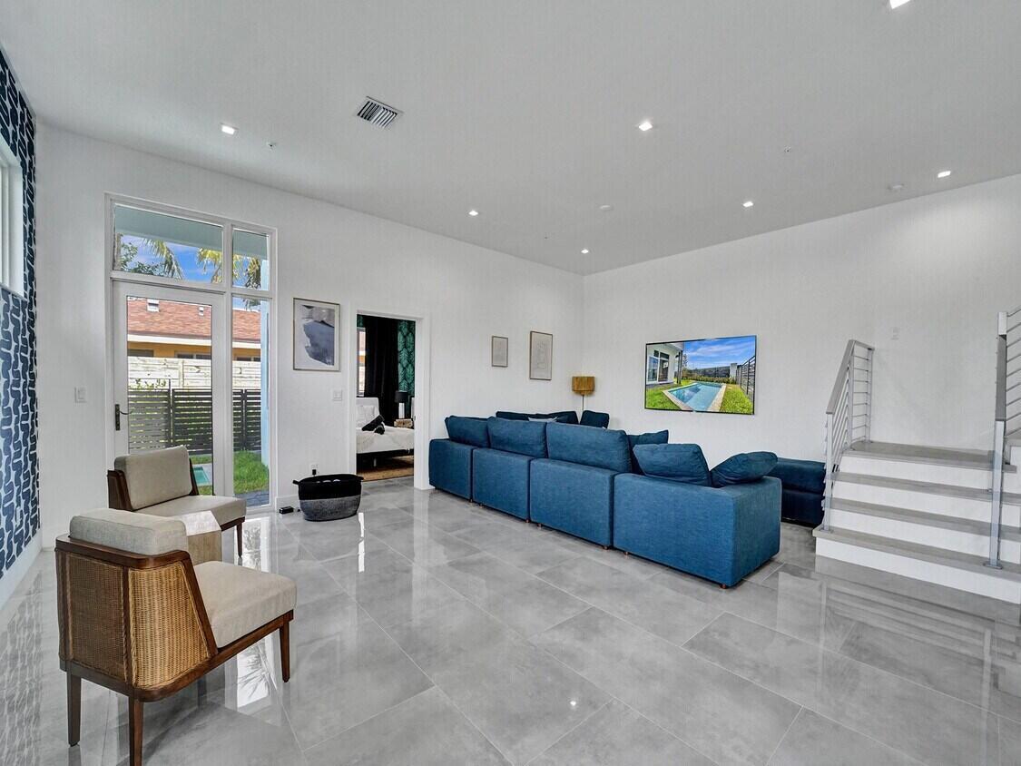 1226 NE 15th Ave Fort Lauderdale, FL 33304