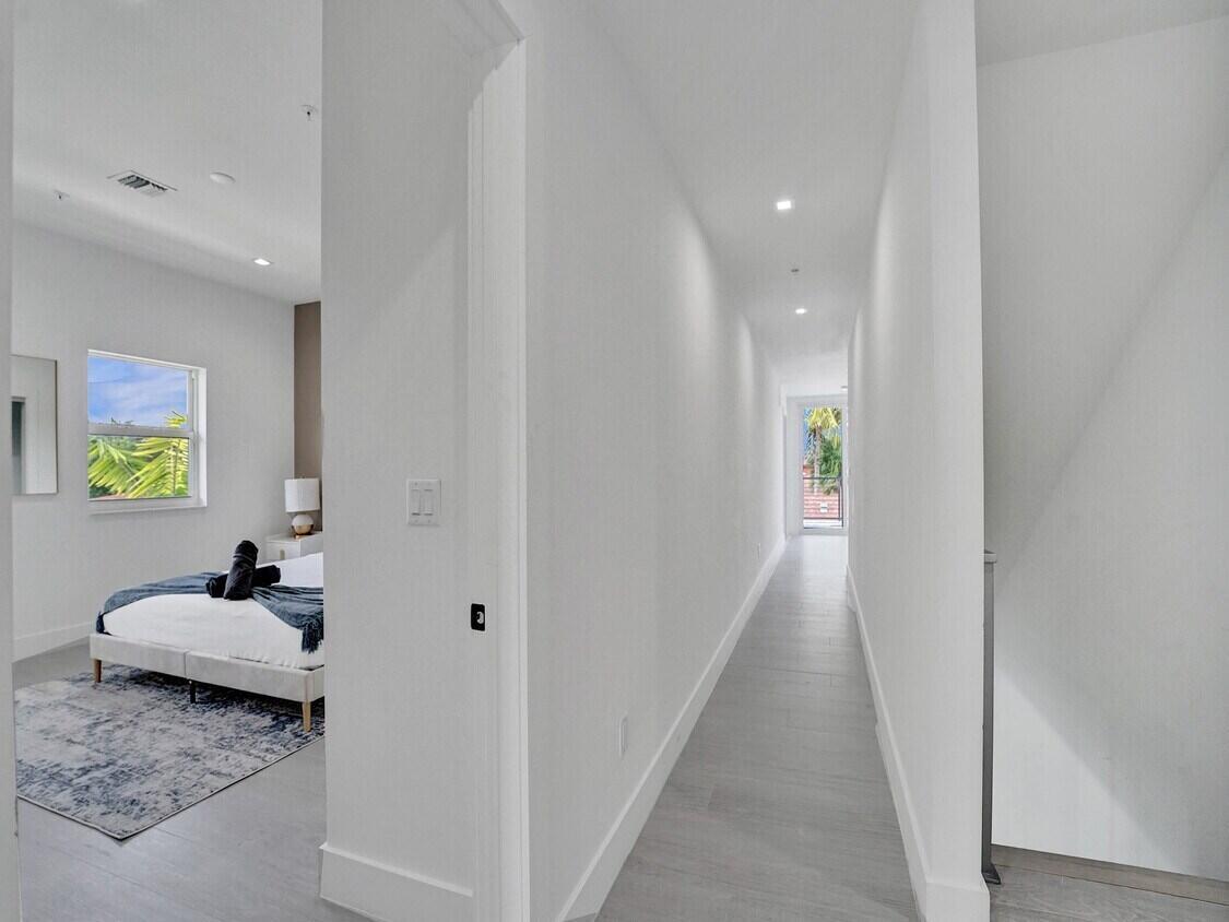 1226 NE 15th Ave Fort Lauderdale, FL 33304