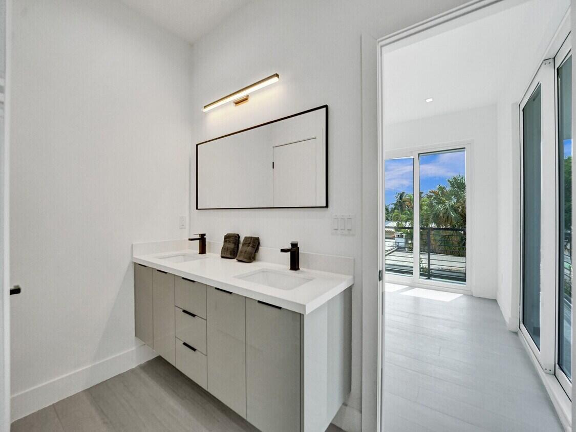 1226 NE 15th Ave Fort Lauderdale, FL 33304