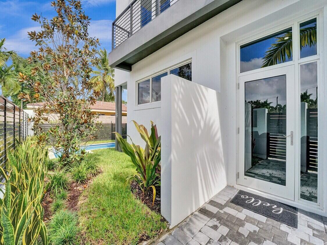 1226 NE 15th Ave Fort Lauderdale, FL 33304