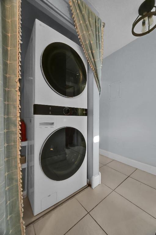 214 Palmetto Jupiter, FL 33458