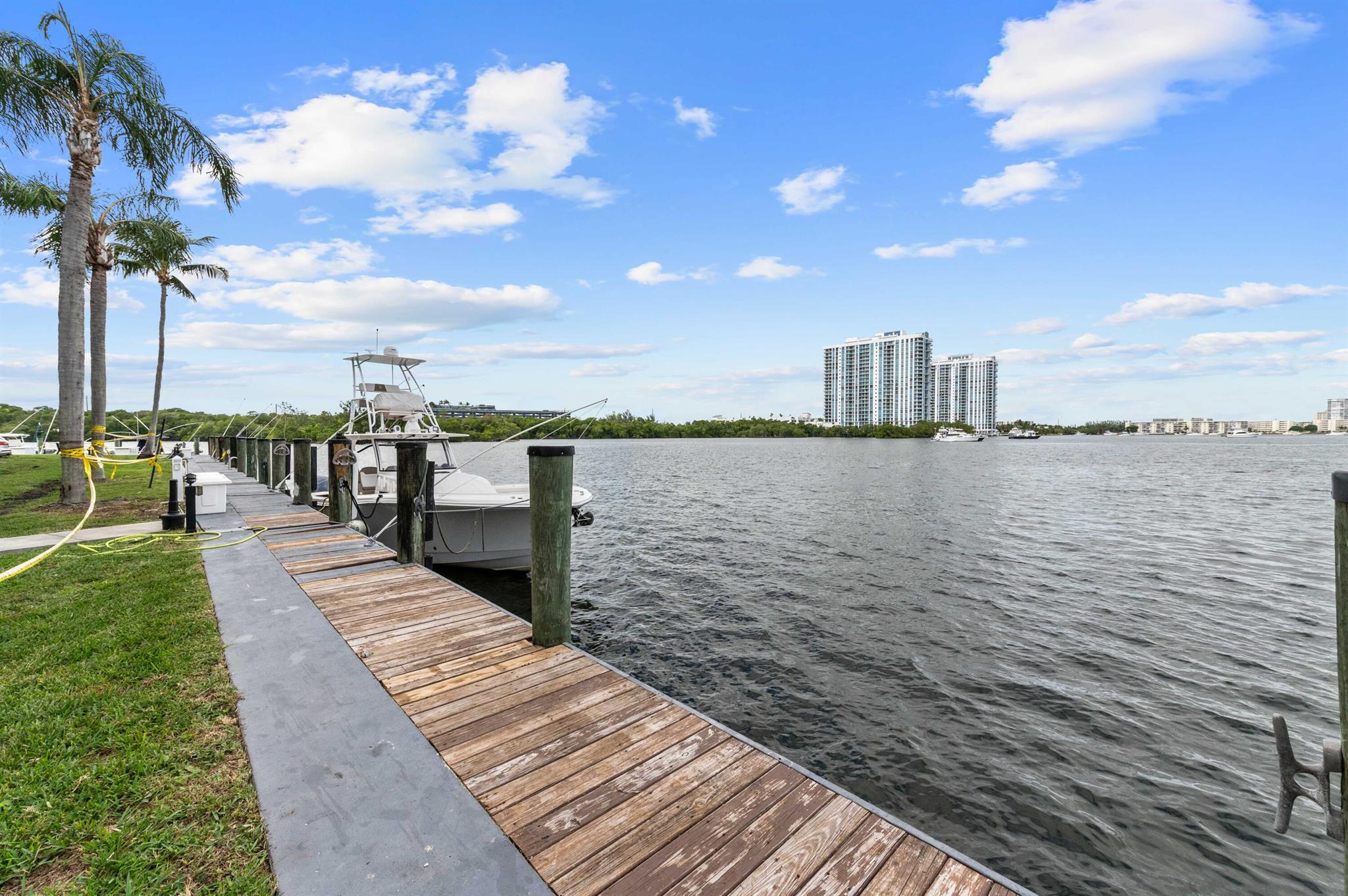 16546 NE 26th Ave #5h