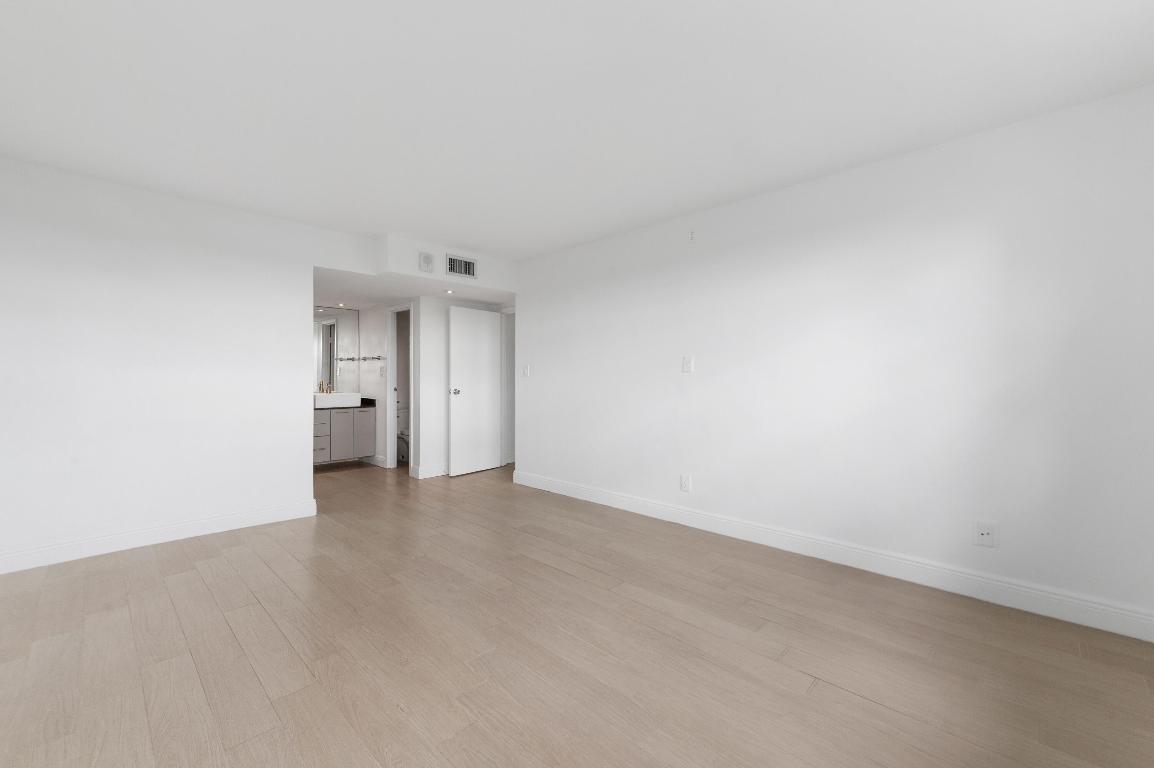 16546 NE 26th #5h North Miami Beach, FL 33160