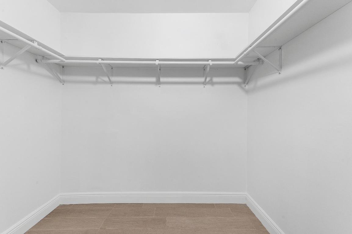 16546 NE 26th #5h North Miami Beach, FL 33160