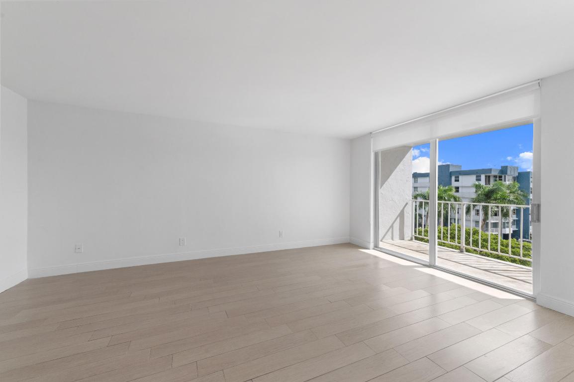 16546 NE 26th #5h North Miami Beach, FL 33160